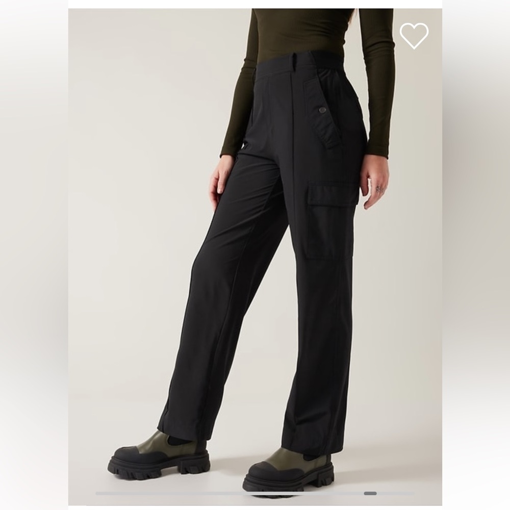 ATHLETA VIENNA CARGO PANT // Black - Picture 3 of 16